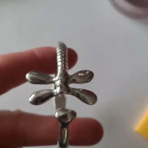 Uno de 50 Sterling Silver Plated Hinged Bangle Bracelet - Picture 3 of 5